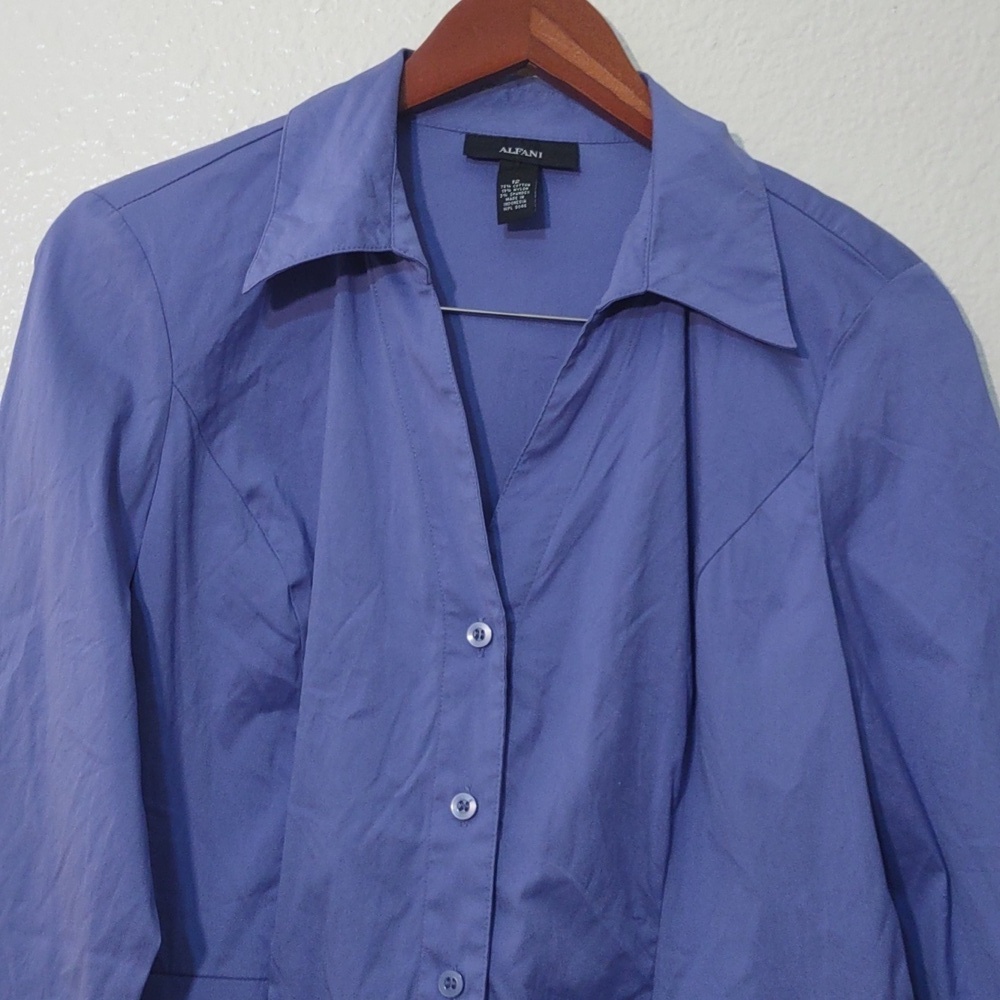 SLIGHTLY USED ALFANI DRESS SHIRT BLUE WITH MISSING BELT - Picture 3 of 8